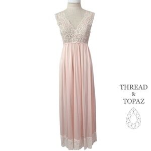 Vintage 60s Shadowline Peach Nylon Lace Nightgown Small